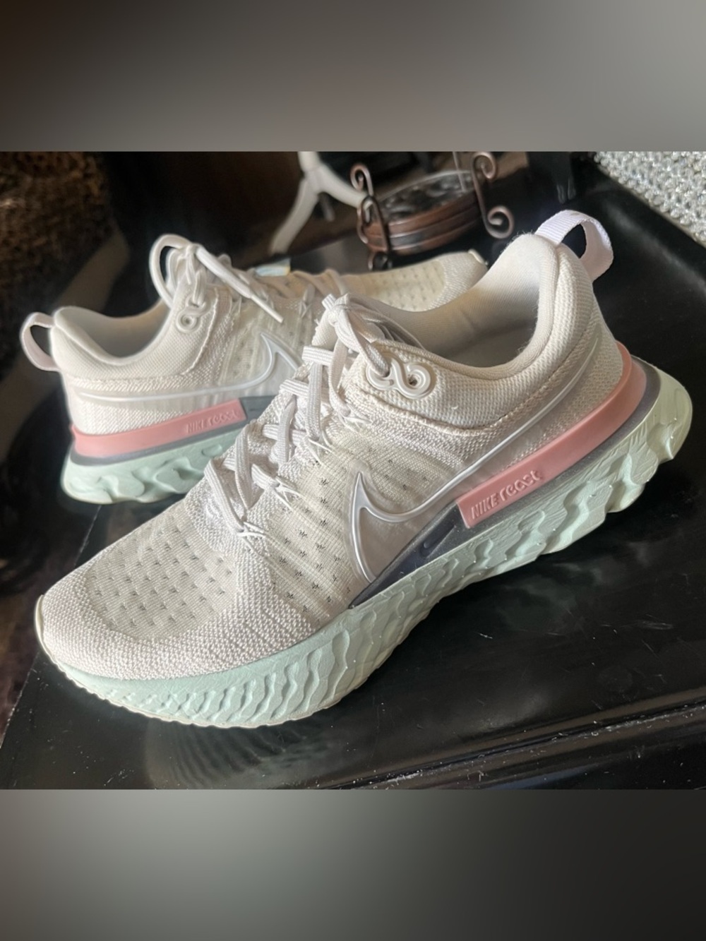 Nike Women's React Infinity Run Flyknit 2 Size 7 1/2